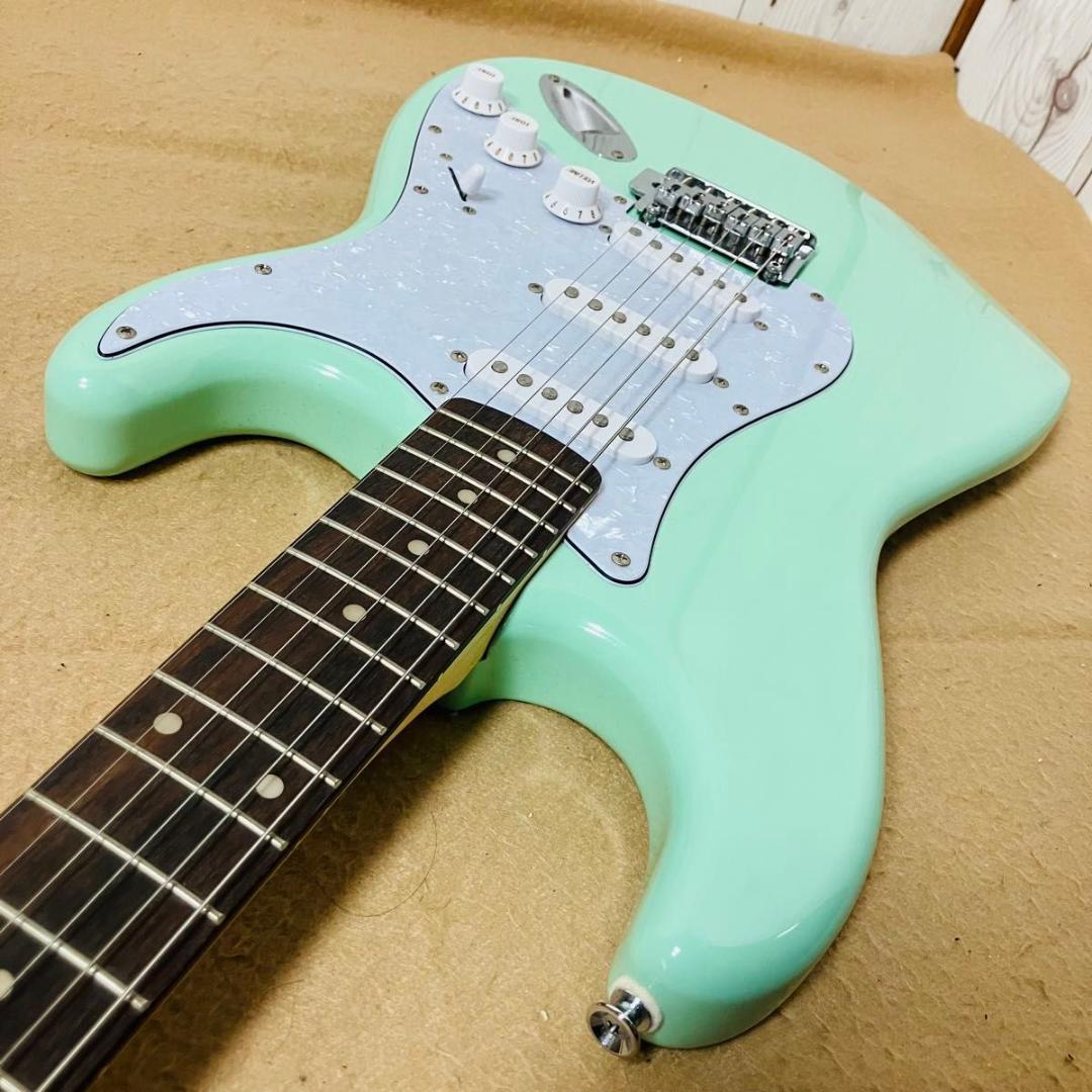 美品 Squier Fender エレキギター ストラトキャスター グリーン