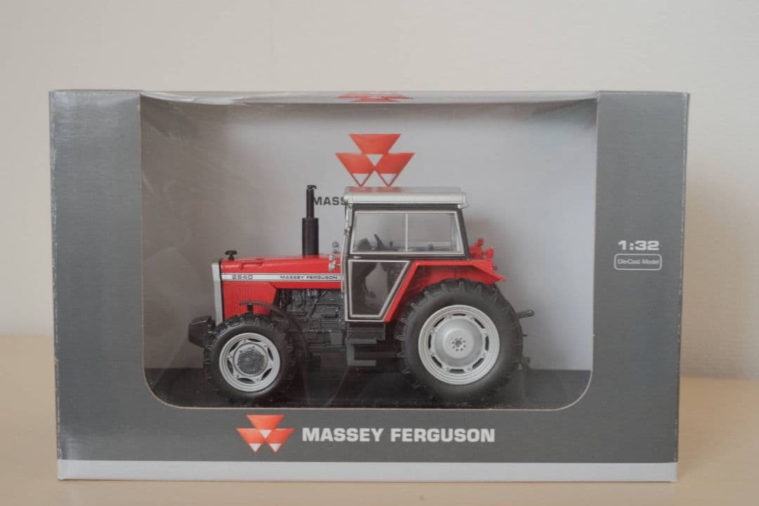 1/32　Massey Ferguson 2640　トラクター　ミニチュア