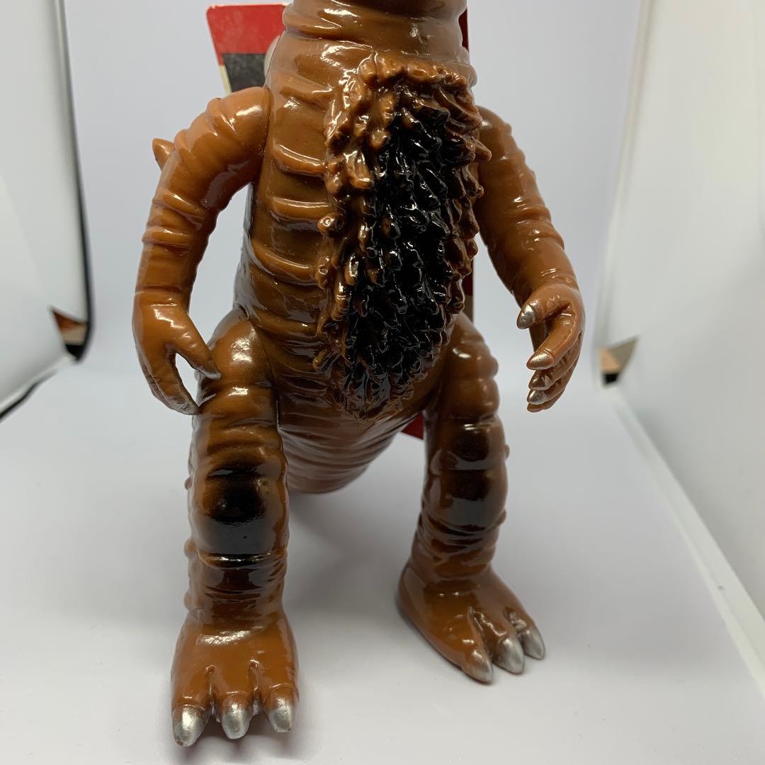 ウルタラマンゴモラ