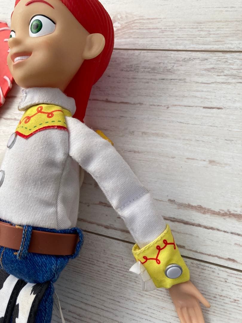 トイストーリー　リアルサイズトーキングフィギュア　ウッディ　バズ　ジェシー