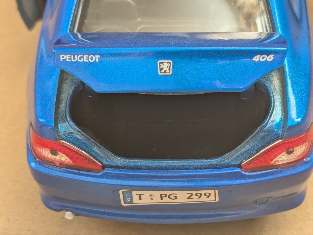 プジョー 406 クーペ　1/24　ミニカー　WELLY　ウィリー