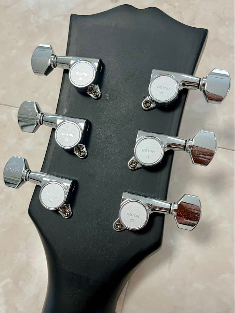 PIERROT潤シグネイチャーモデル改造のカスタムギター【中古美品】