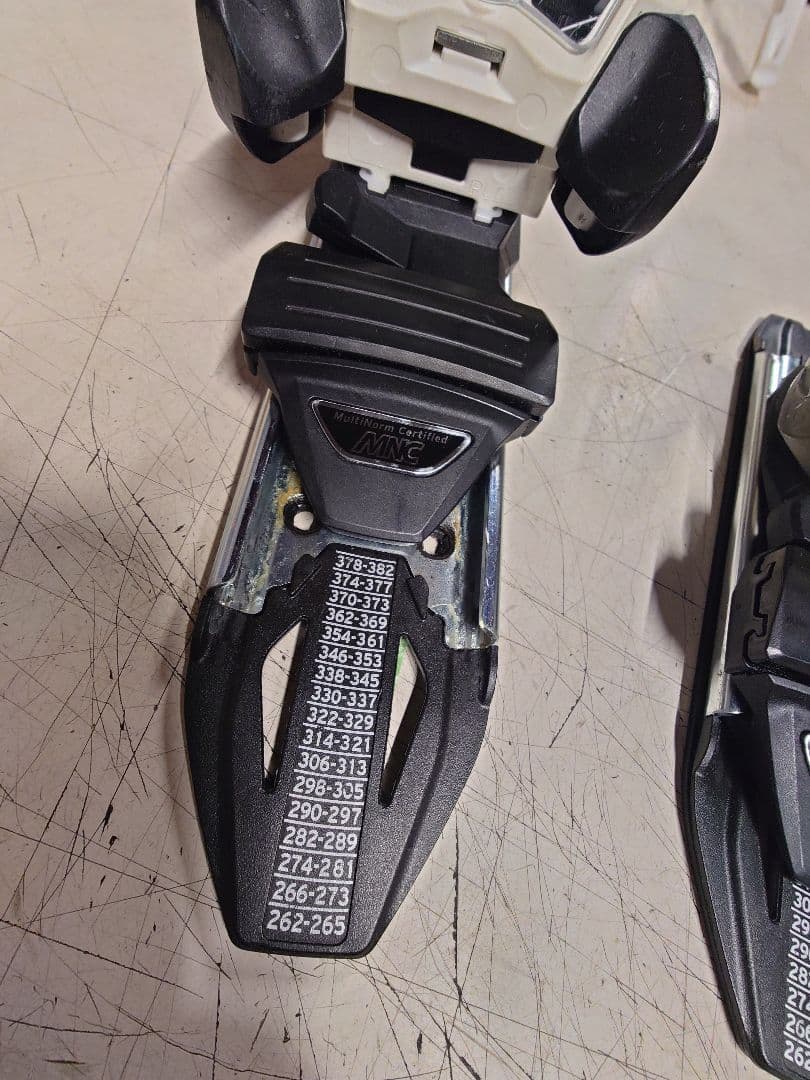 アトミック Atomic warden 13 demo スキー ビンディング