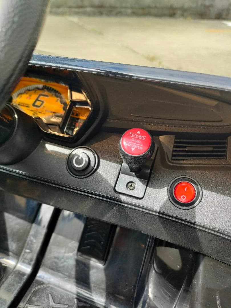 電動乗用玩具 ランボルギーニ アヴェンタドール SV ロードスター 子供用