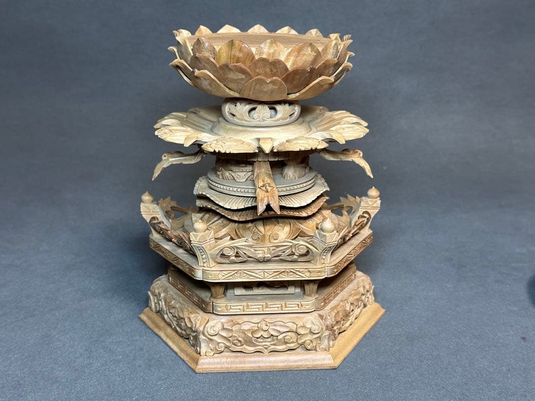 白檀　金泥書　大如来3寸　六角ケマン台　木彫り　仏像　アンティーク　置物　骨董