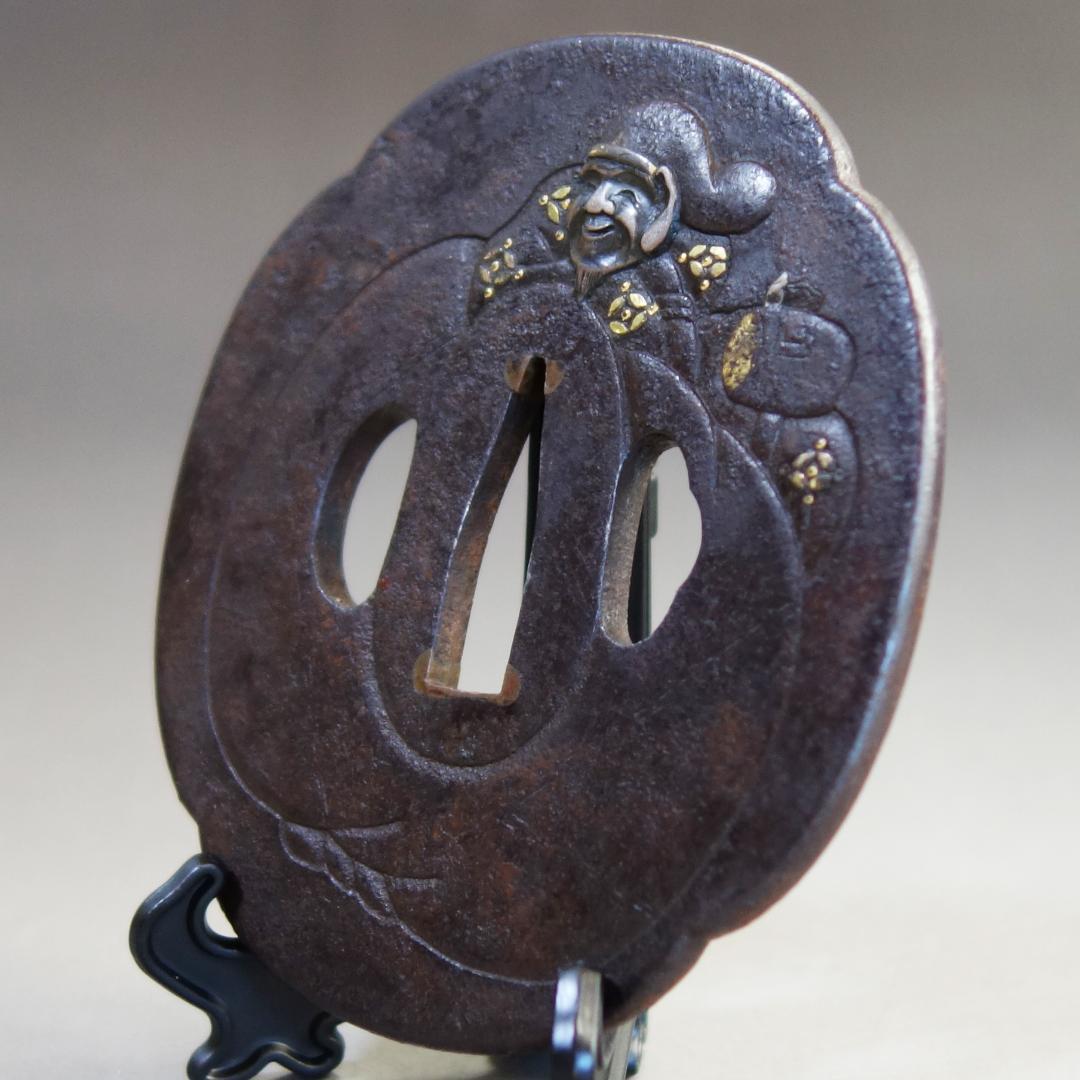 【大黒天図鍔 片切彫 銀象嵌 鍍金】 鐔 鍔 刀装具 日本刀 武具 江戸 骨董