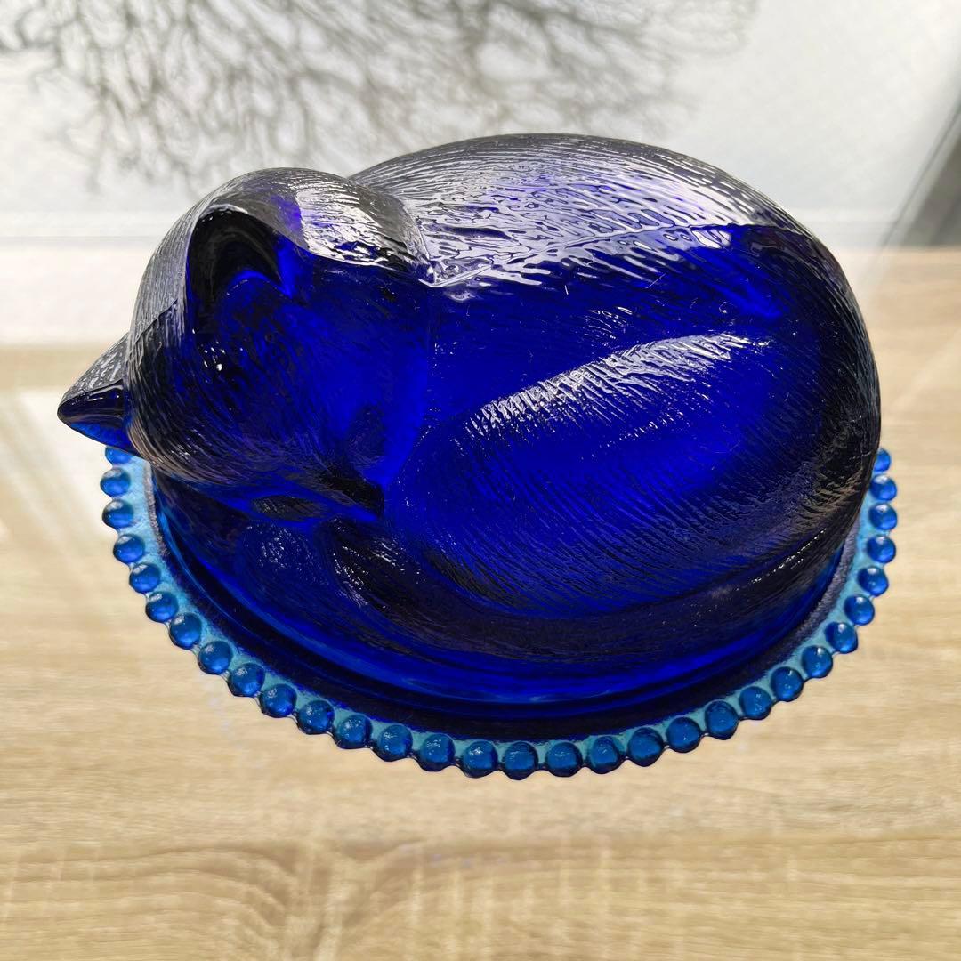 骨董　時代ガラス　希少　瑠璃色ガラス　眠り猫モチーフ　蓋物　菓子瓶　キャニスター