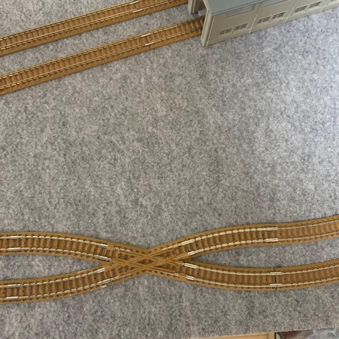 Nゲージ　トミックス製　跨線橋と機関庫のある複線ローカルレイアウトセット！