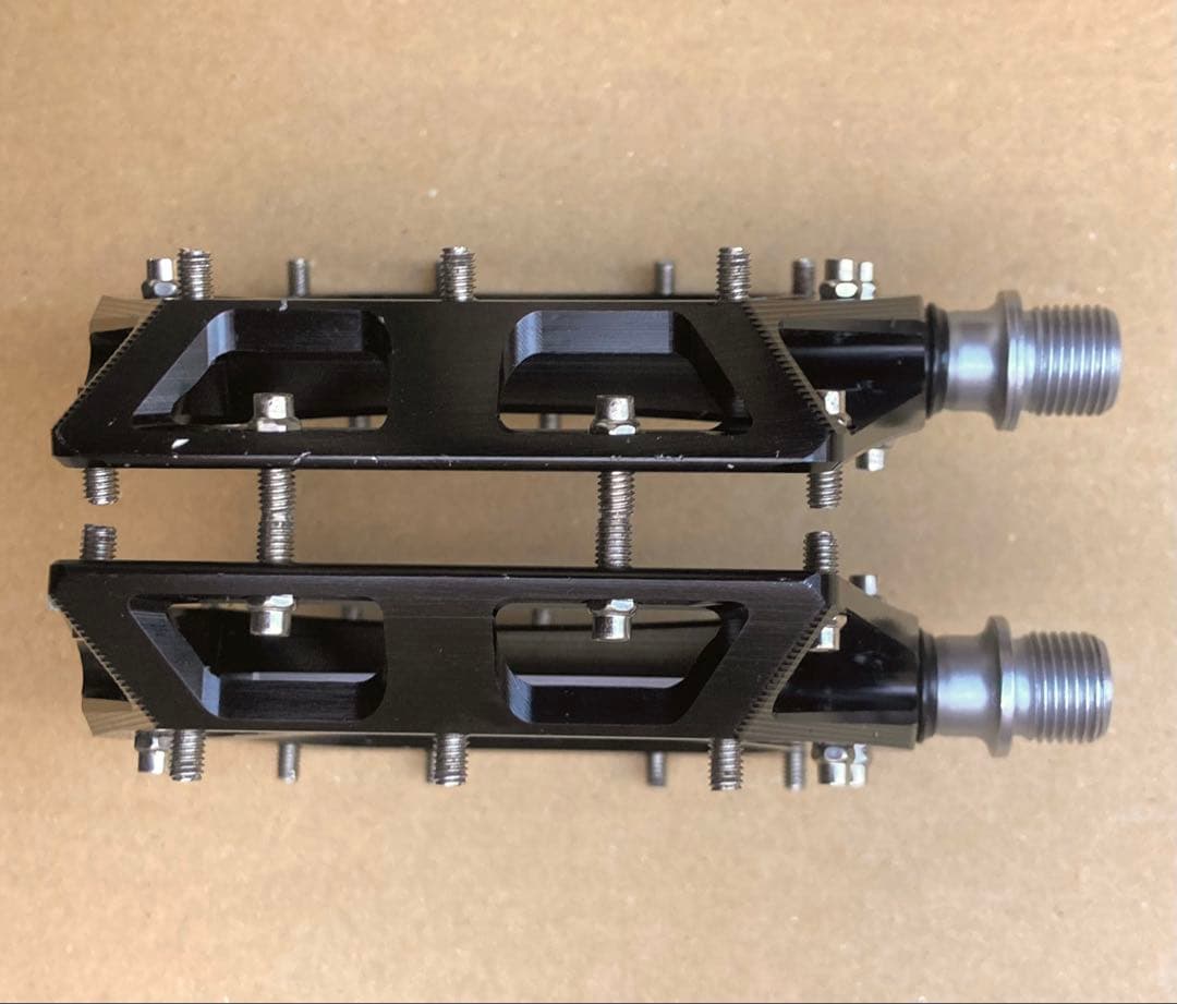 美品!! DMR VAULT フラットペダル / グロス ブラック