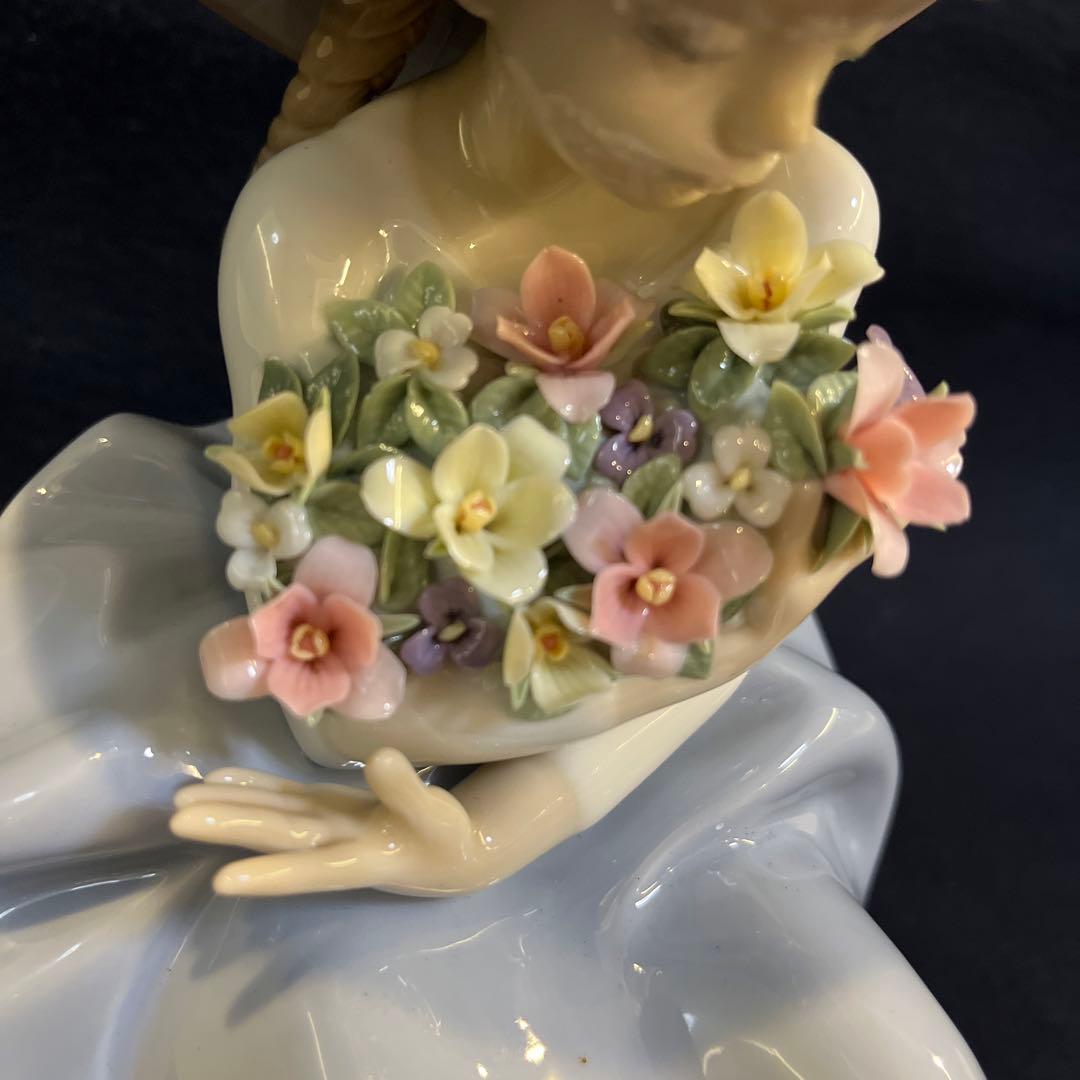 リヤドロ　花の香りに包まれて　フィギュリン　陶器　置物　人形　インテリア