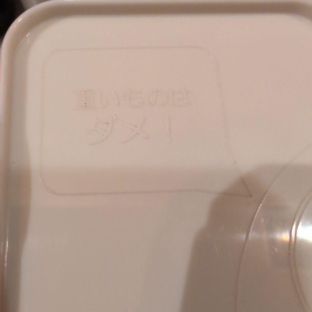 お酒をお酌するロボット （シャクライ君）