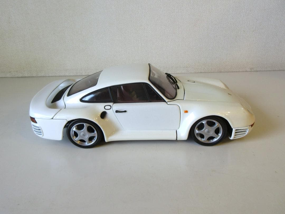 特価 exoto (1/18) ポルシェ 959