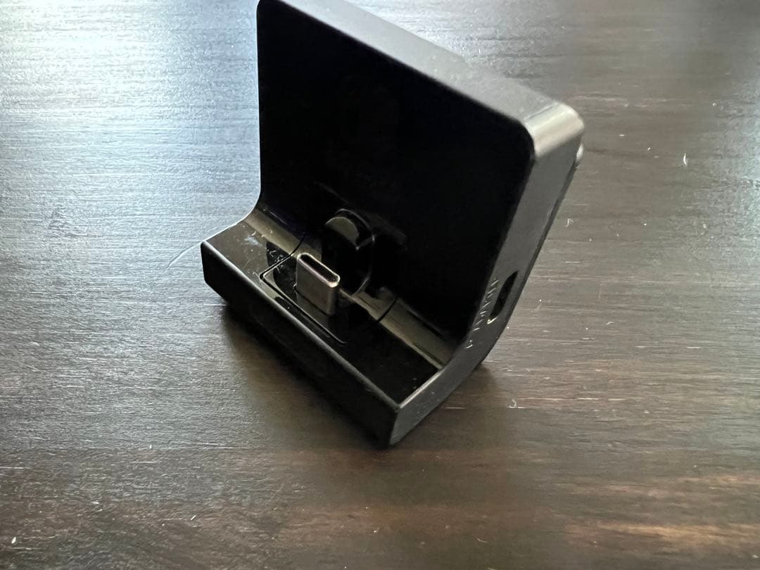 used NintendoSwitch 本体&マリオカートハンドル2つ付き