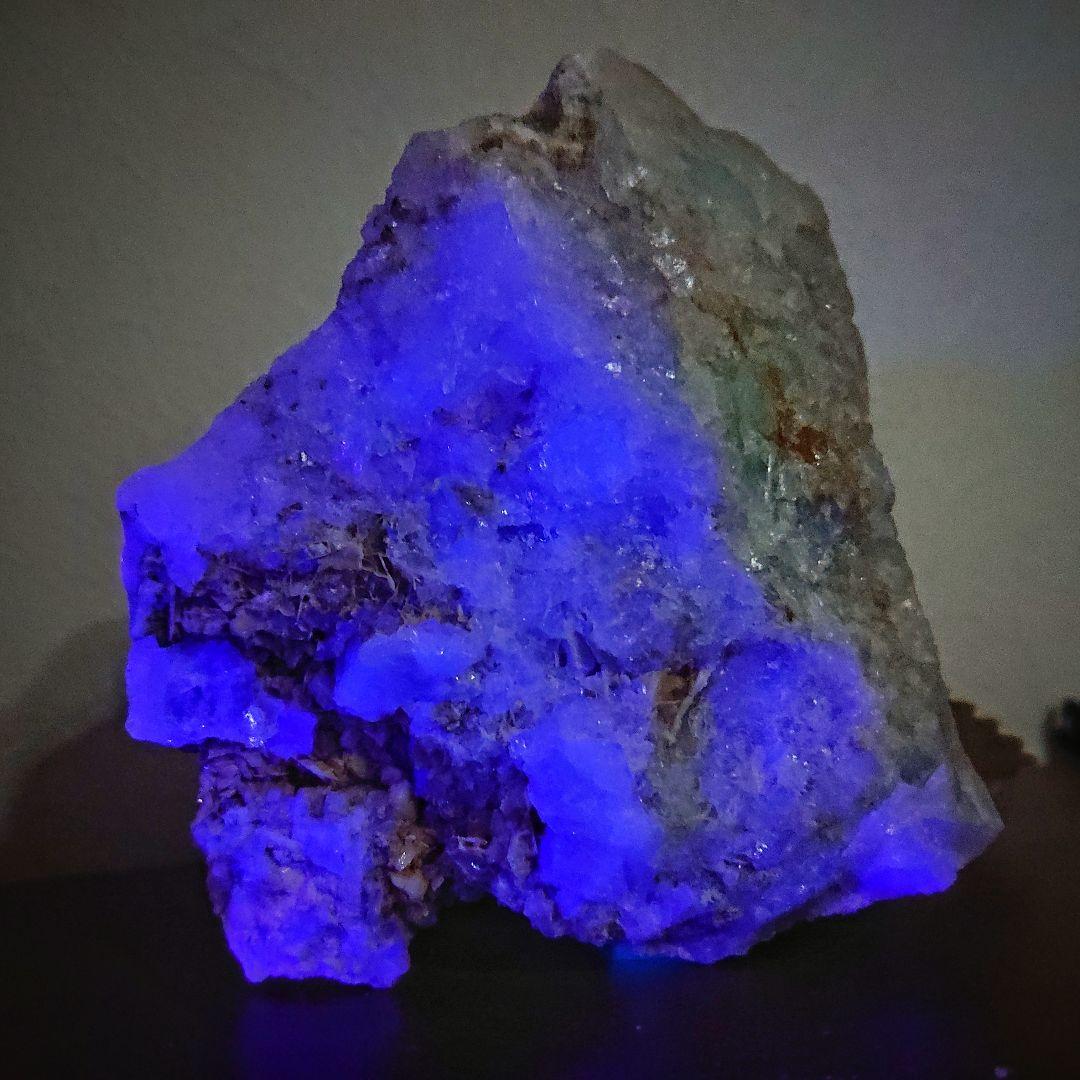 希少 国産鉱物標本 三重県産 蛍石 母岩付き フローライト 613g 石英