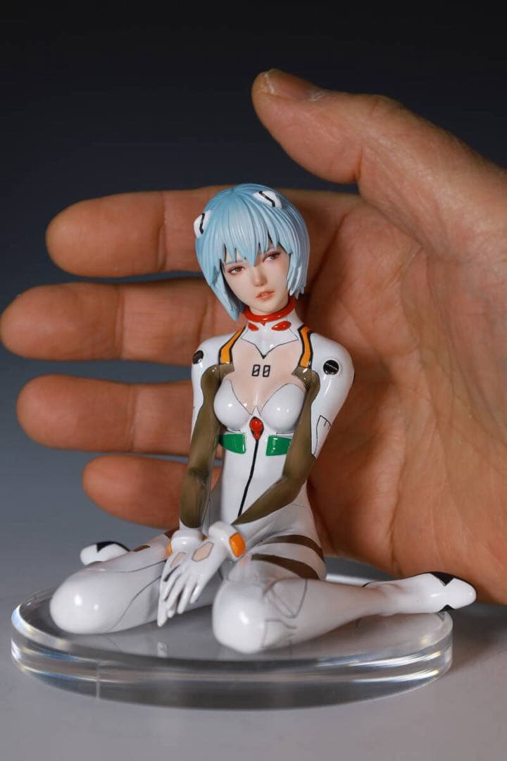 綾波レイ1/8 ヱヴァンゲリヲン 座りバージョン