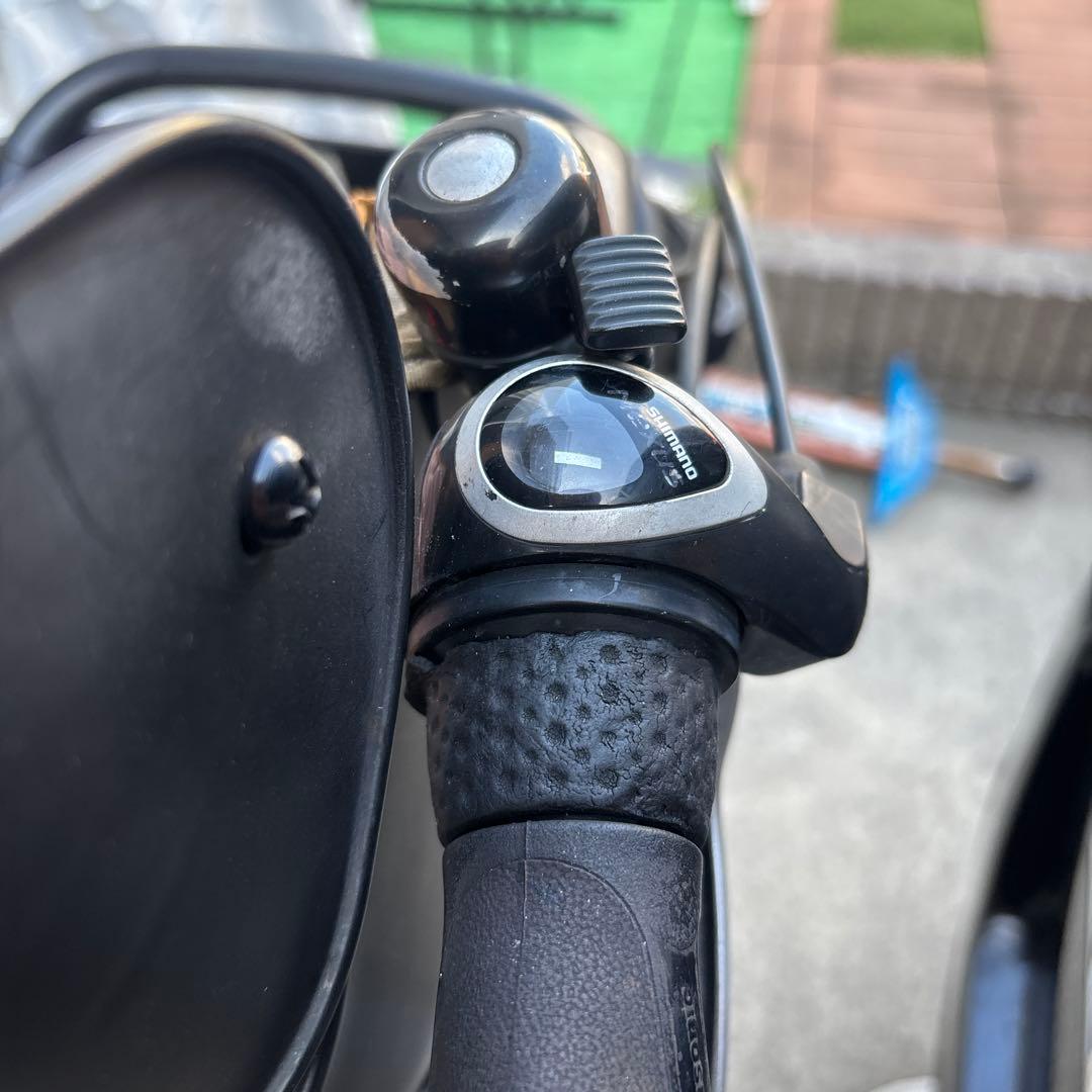 電動アシスト自転車 チャイルドシート付き 充電器あり　後輪タイヤパンク