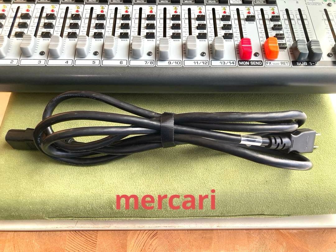 BEHRINGER XENYX X1832 USB 16ch アナログミキサー