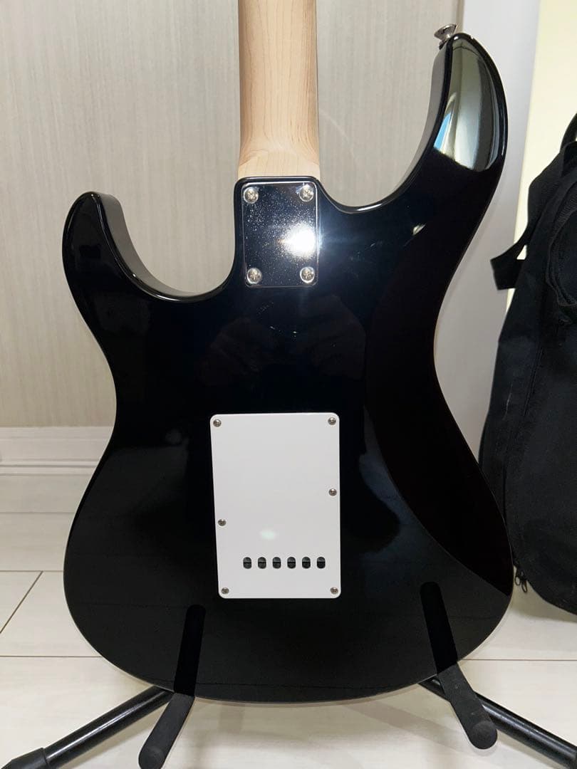 ヤマハ　YAMAHA Pacifica PAC012 パシフィカ 黒エレキギター