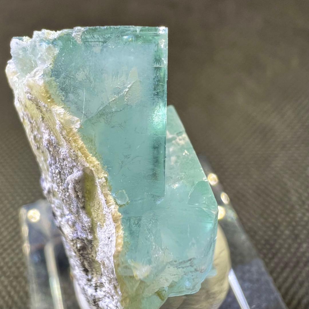 ヤオガンシャン　ライトグリーン　ブルーウィンドウ　パープルファントムフローライト