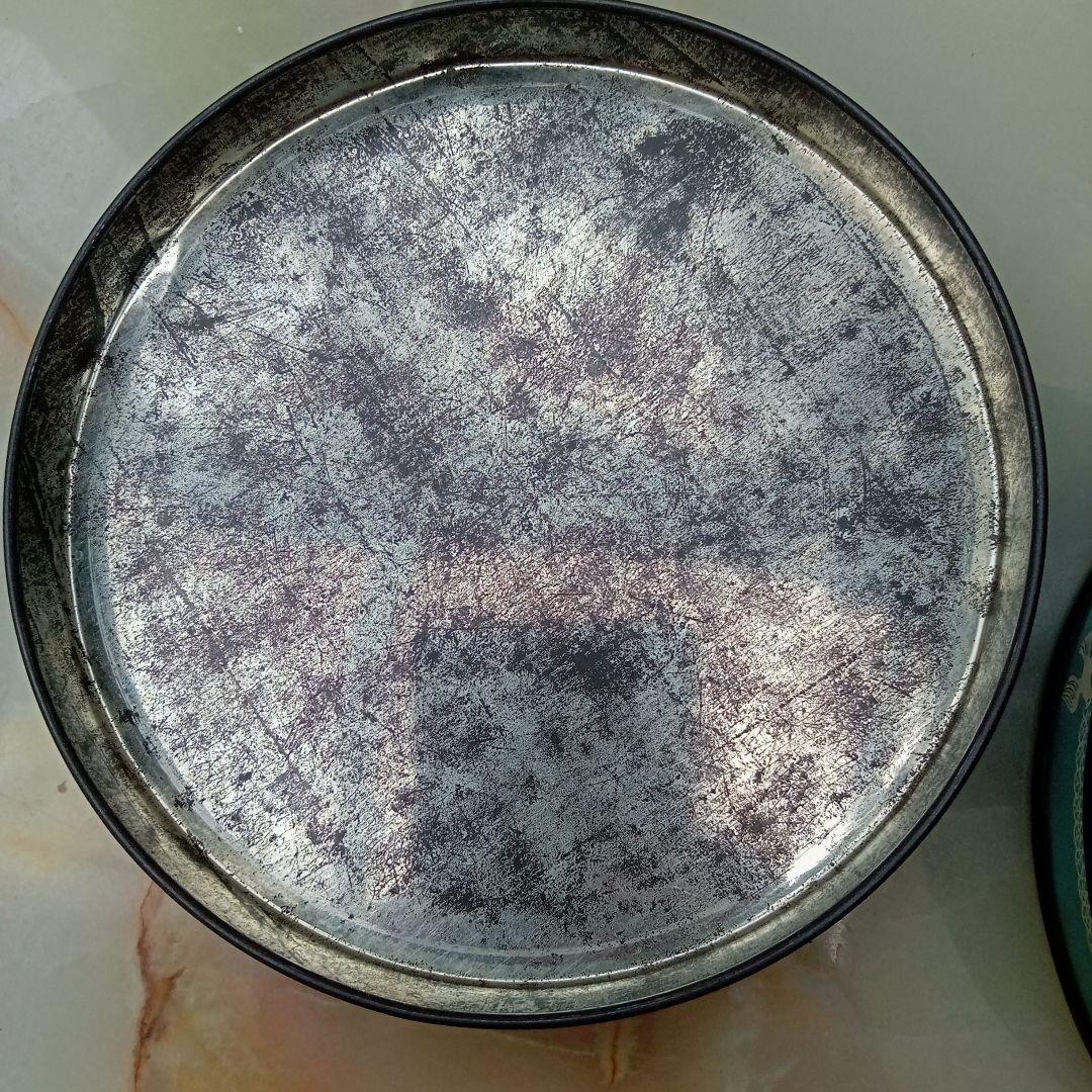 アンティーク缶