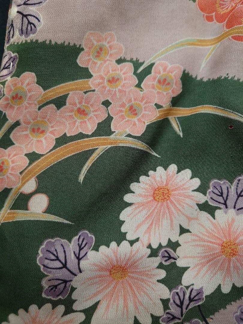 市松人形の着物　薄手の縮緬　振り袖　古布　袷　比翼付き　15号52cm用　帯付き