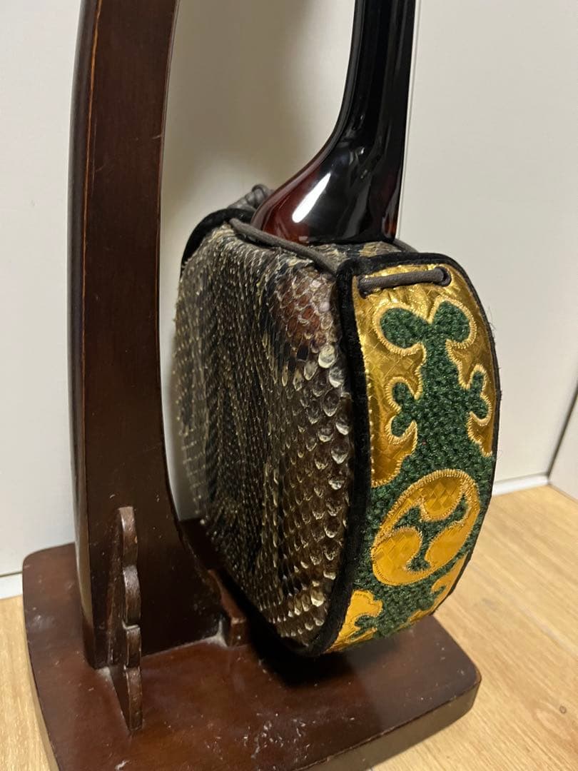 沖縄三線　真嘉比型　重さ測りました。