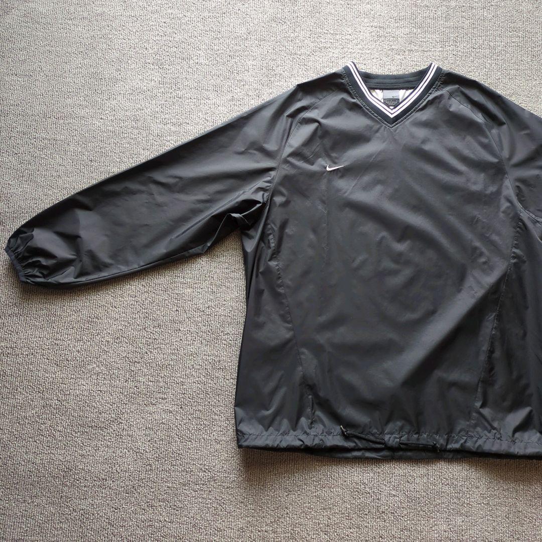 美品ナイキナイロンジャケットピステワンポイント刺繍バックプリント黒L