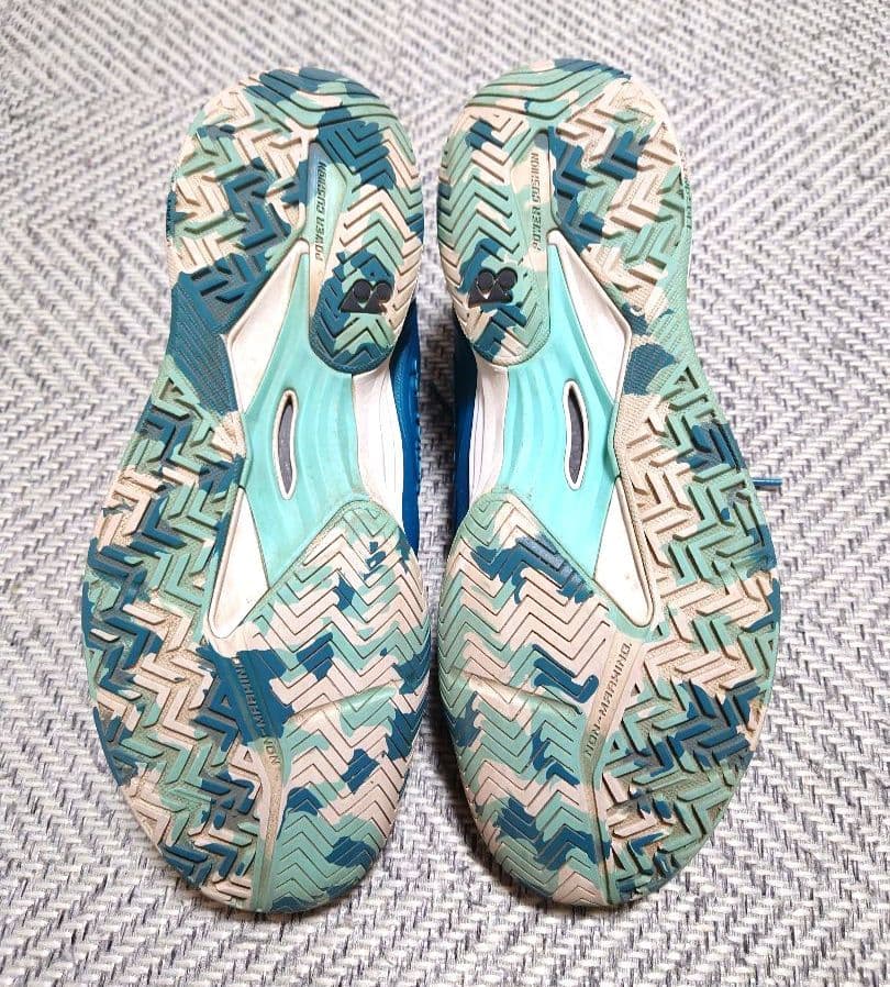 YONEX　テニスシューズ