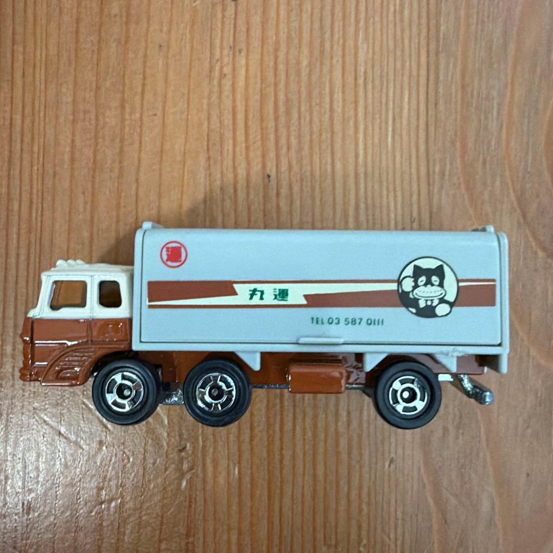 トミカ 1/127 FUSOウィングルーフトラック 76 丸運