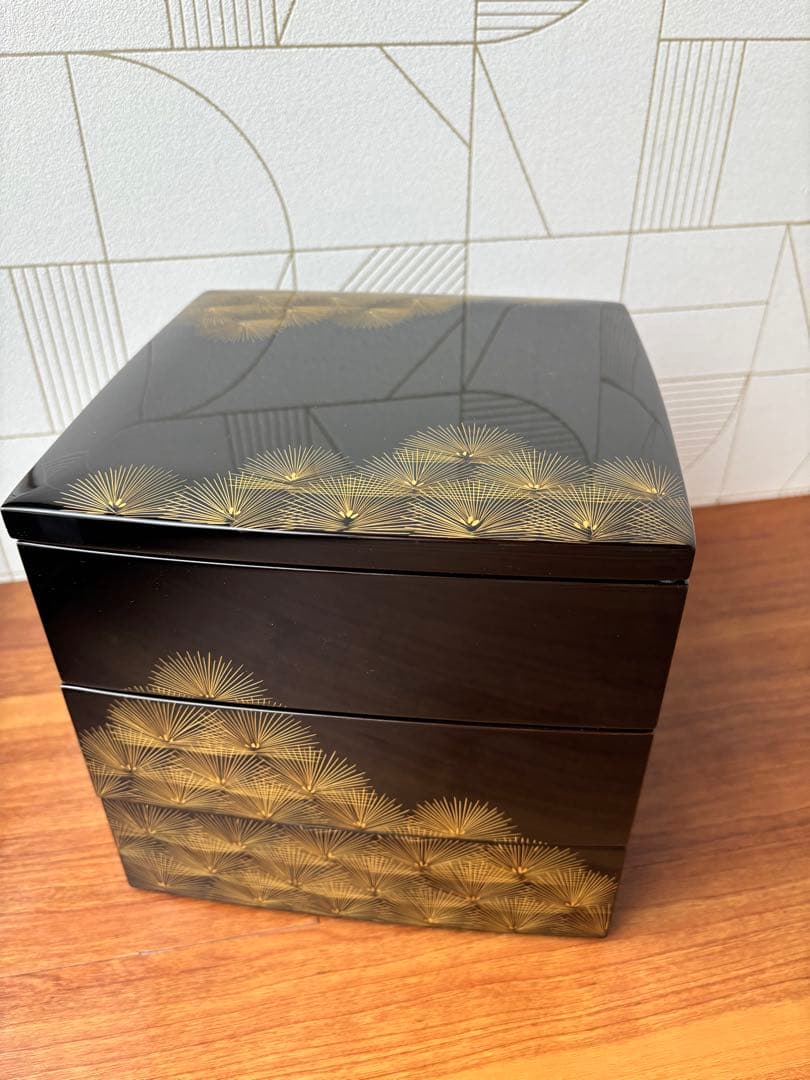 輪島塗　三段重　沈金　寿松　天然木　うるし塗装
