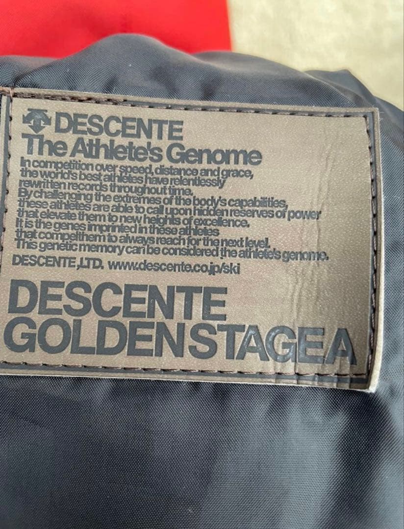 美品DESCENTEデサント スキーウェア上下 ホワイト/レッド Mサイズ
