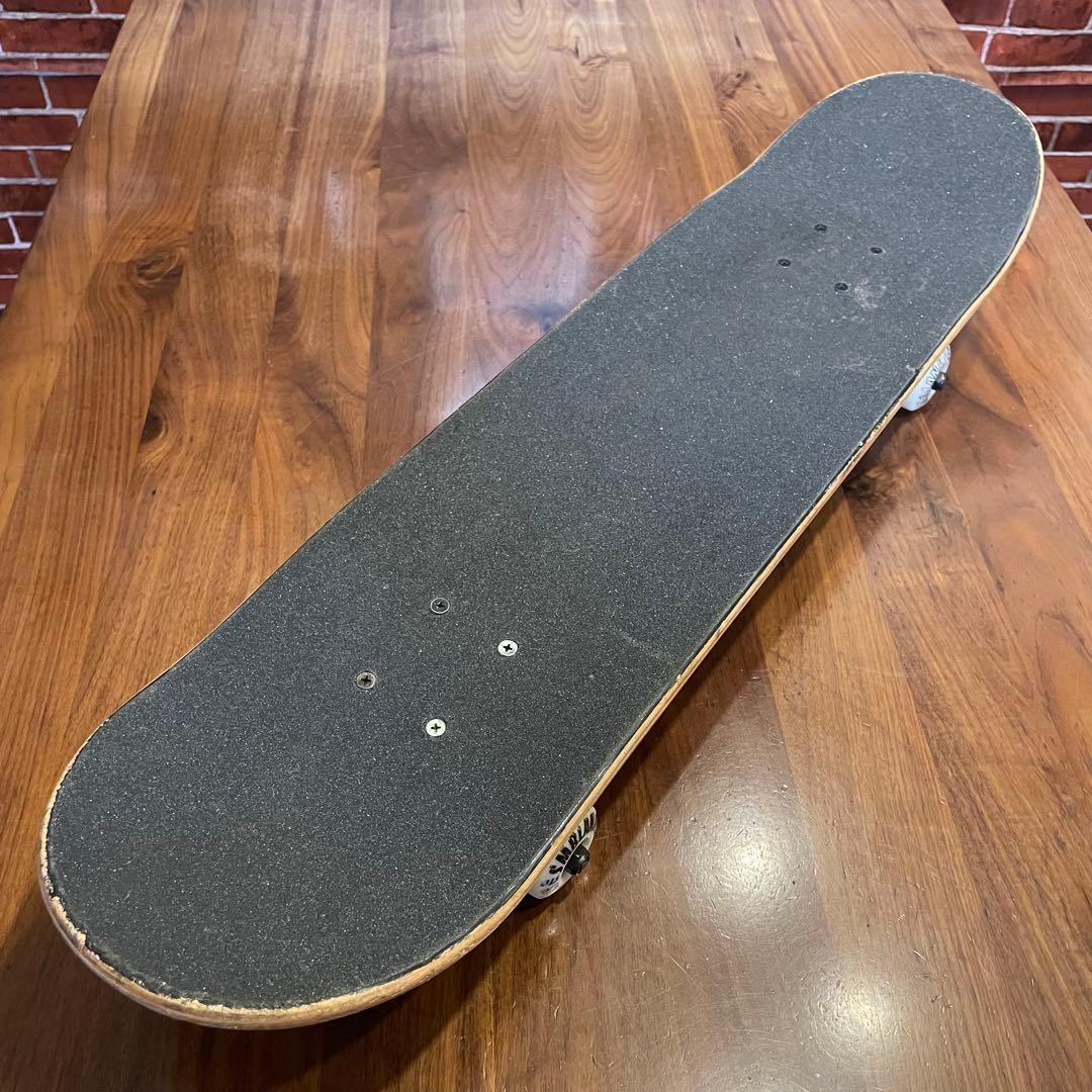 クリーチャー　スケボー　スケートボード　コンプリート　インディペンデント
