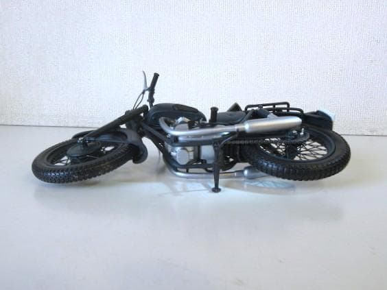 値下 MINICHAMPS 1/12 トライアンフTR6 Trophy「大脱走」