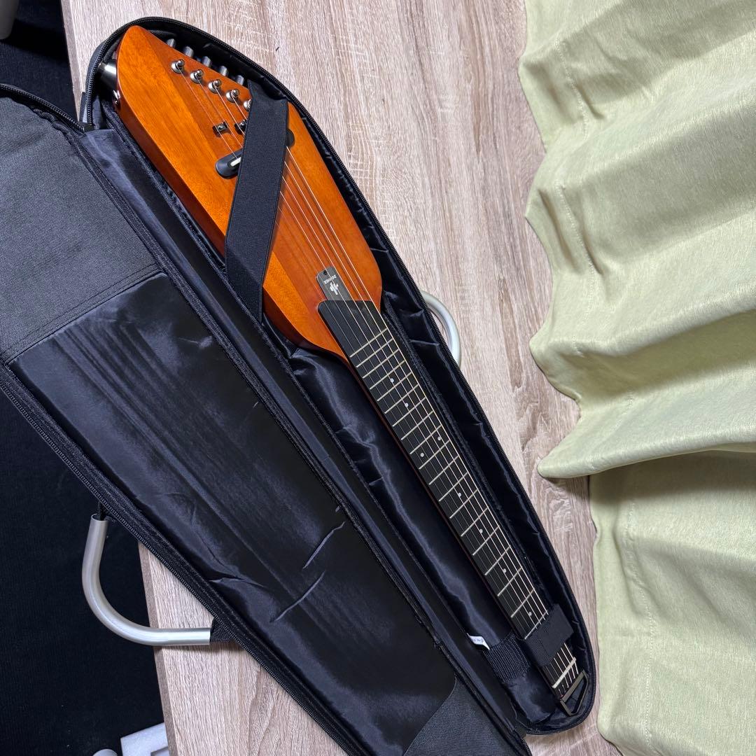 ほとんど使っていません。状態良好 Donner Hush-I サイレントギター