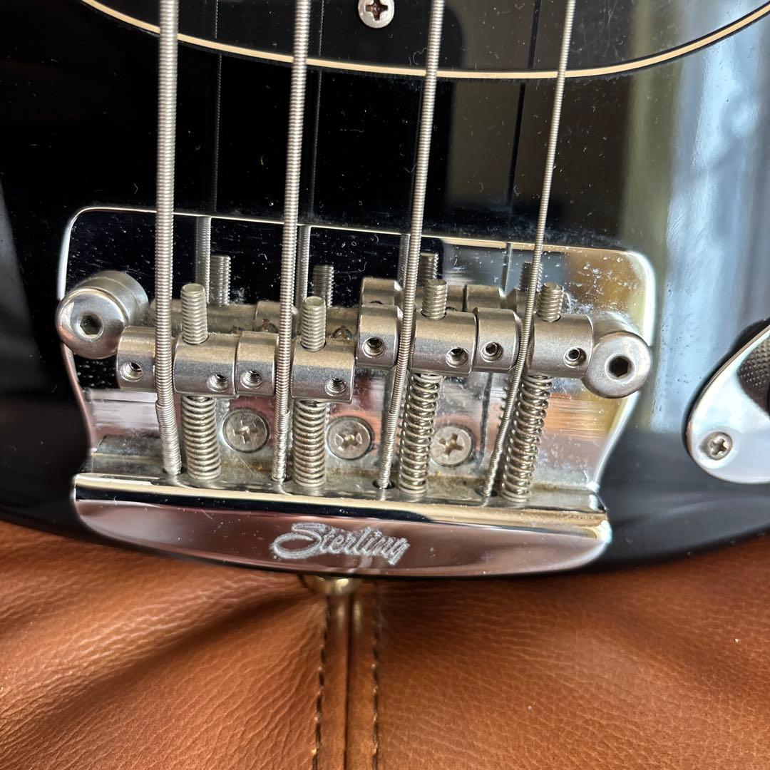 エレキベース ブラック　Sterling Ray34