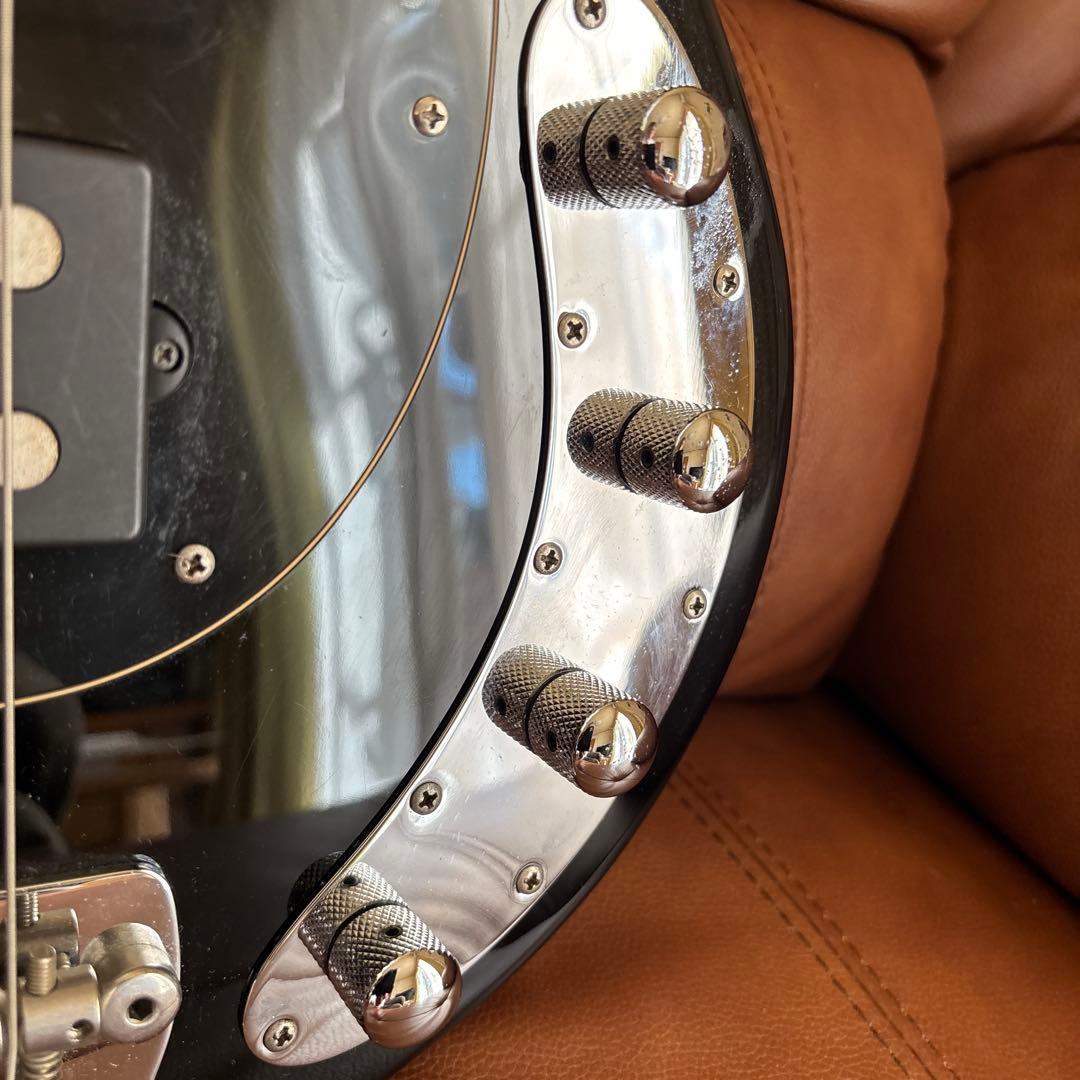 エレキベース ブラック　Sterling Ray34