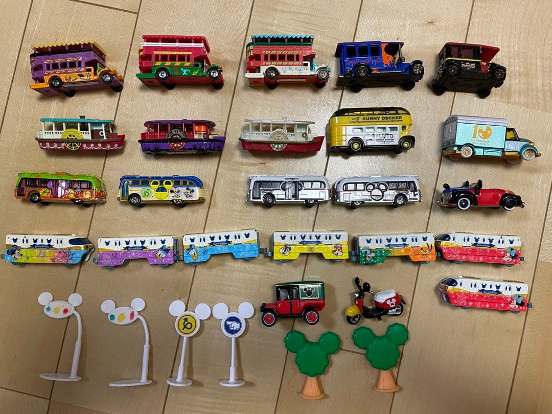 値下げ‼️豪華セット♡完売品⭐︎レア　ディズニー　トミカ　24台　収納ケースセット
