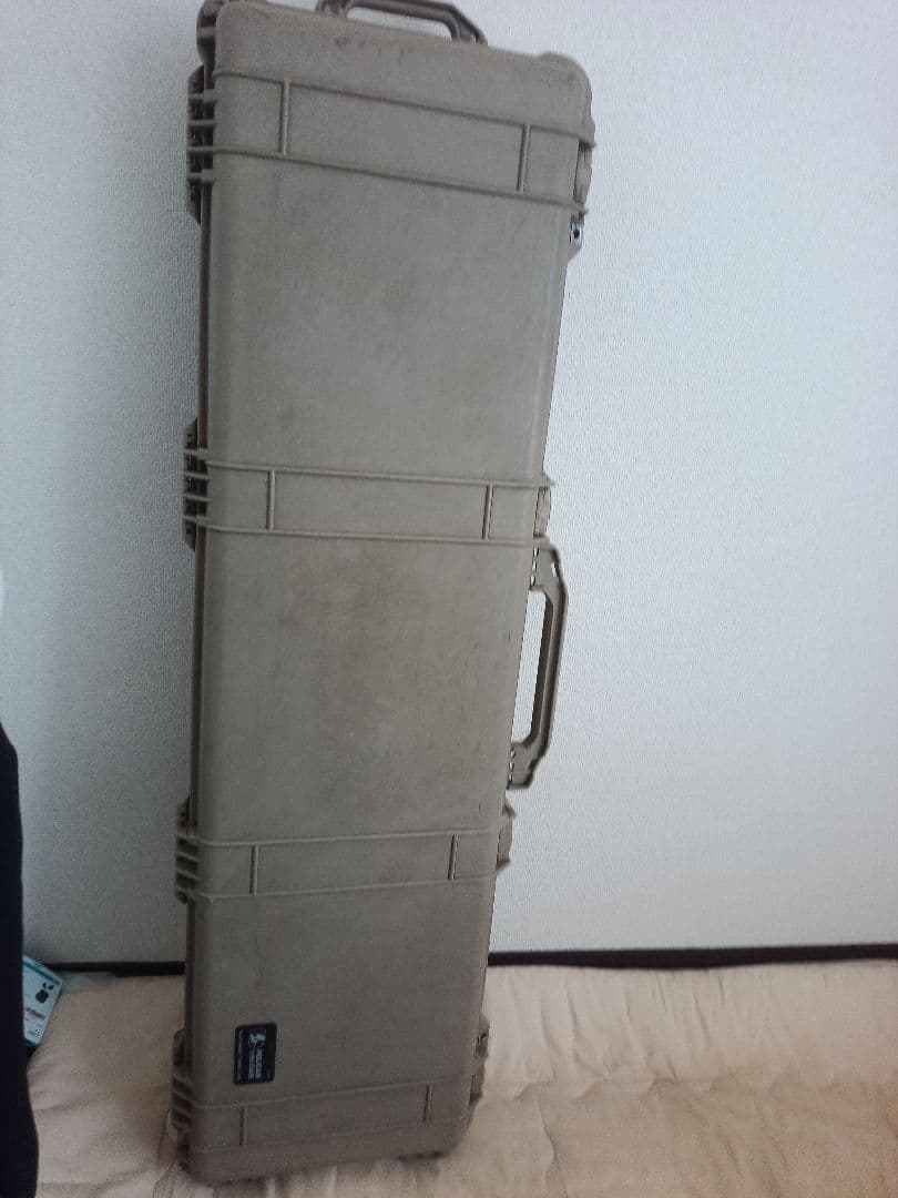 PELICAN 1750 ペリカンケース 蓋側フォーム付きデザートタン