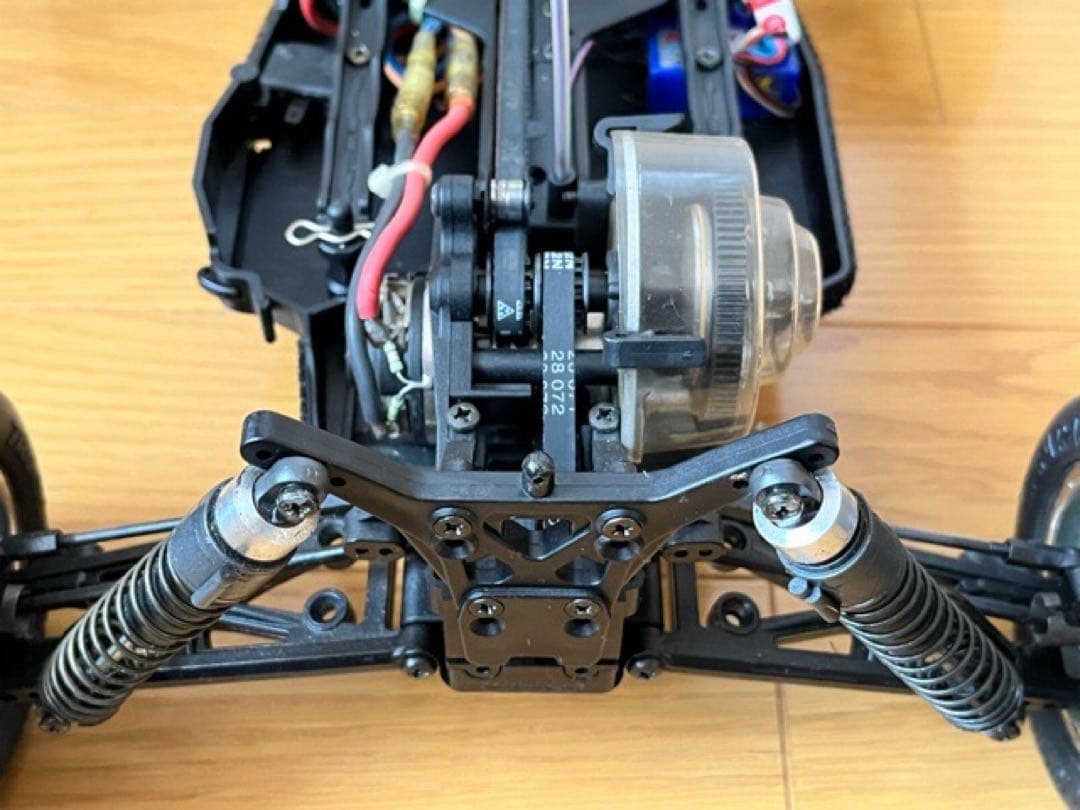 HPI RS4 AWDモンスタートラック メカ搭載済み
