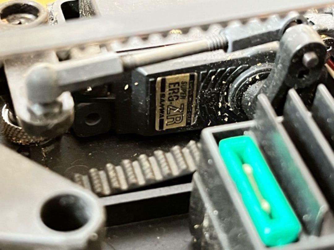 HPI RS4 AWDモンスタートラック メカ搭載済み