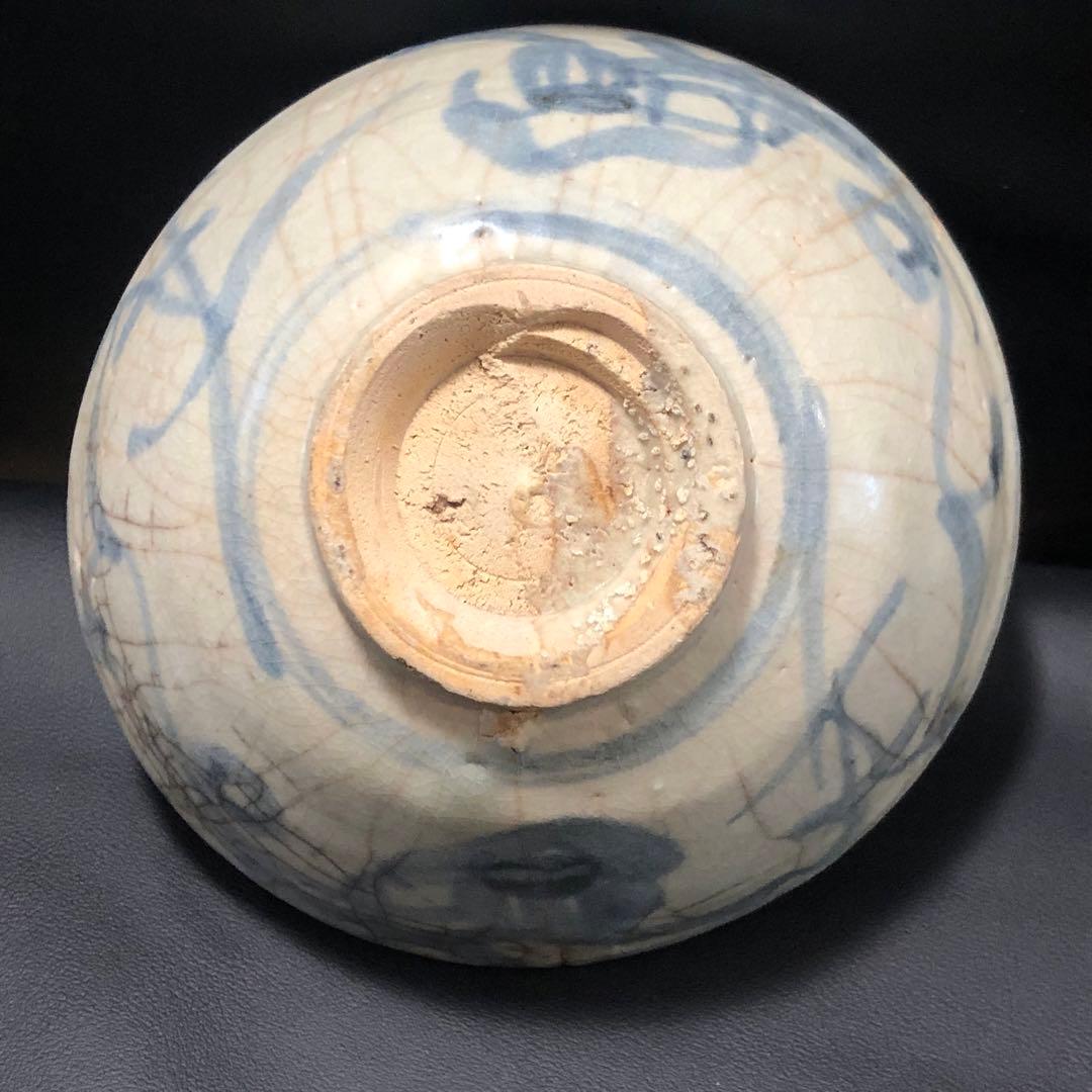 究極の古美術⬛︎蔵の奥から美しい藍色の手描きの抹茶茶碗がで出来ました。美しい茶道具