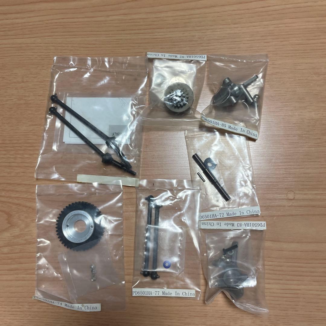 Monster Truck オフロードラジコン　（予備部品あり）