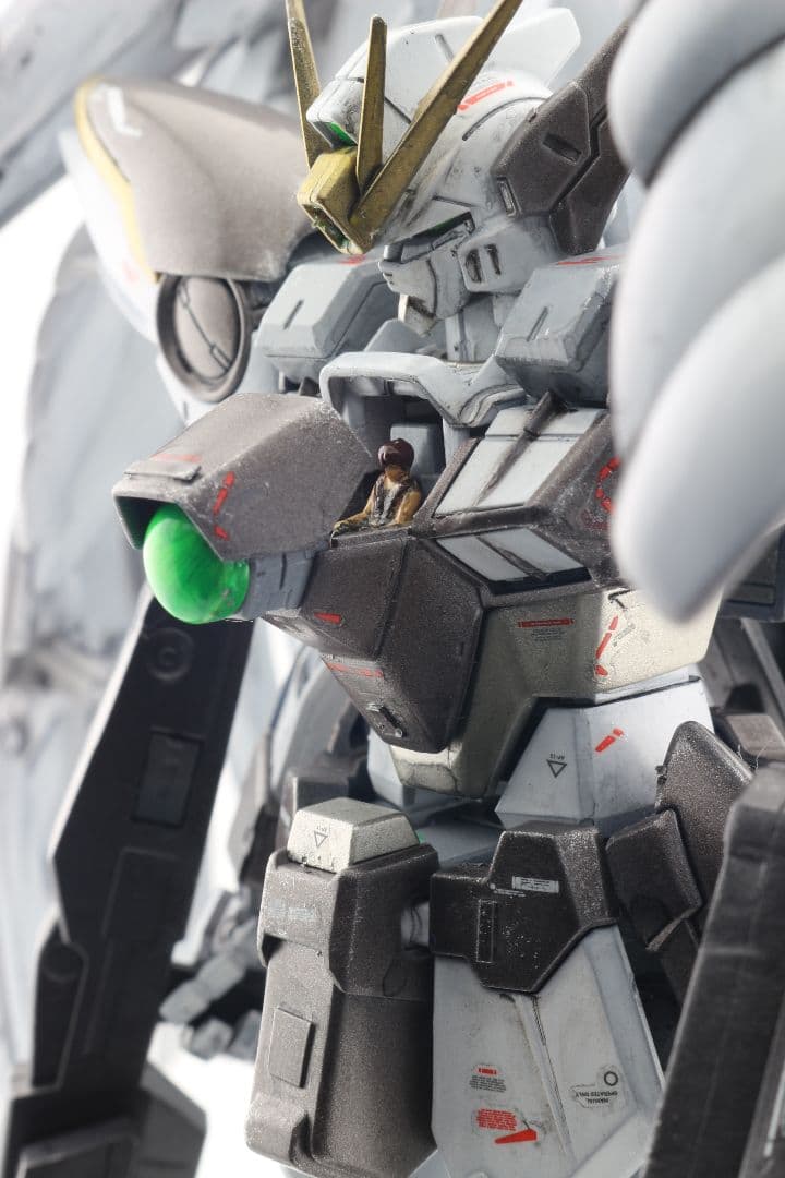 MGウイングガンダムゼロEW塗装済み　完成品
