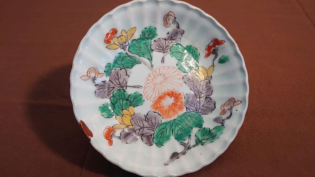 古伊万里　李朝　白磁　色絵　輪華皿　華の図　アンティーク古伊万里　蔵出し　１客
