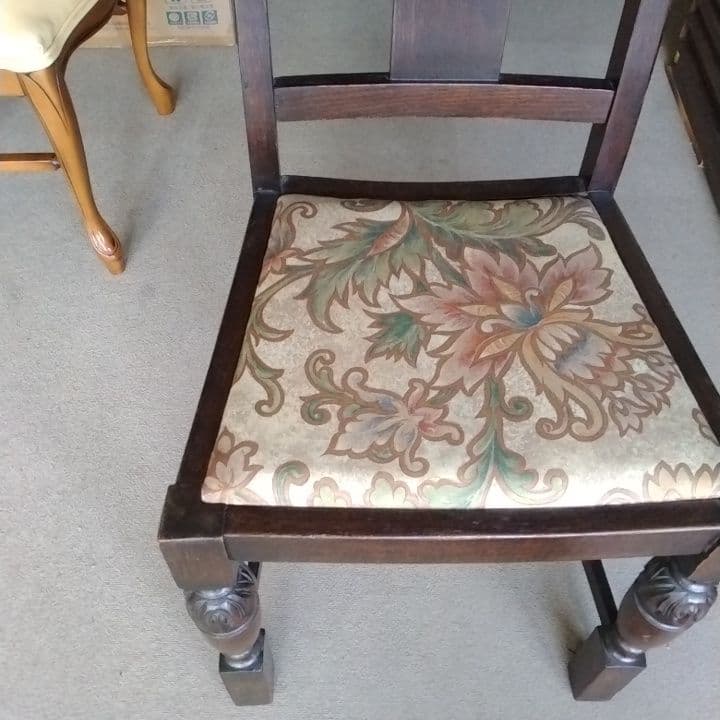 木製 英国スタイル 椅子 　イギリス式　イングランド式　花柄クッション付き