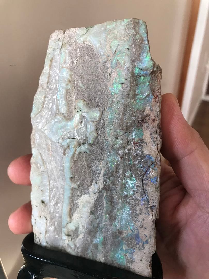 ボルダーオパール　原石　置物