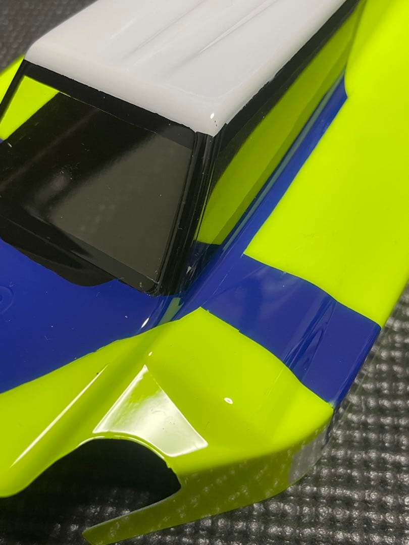 京商、ヨコモ用塗装済ボディ4台