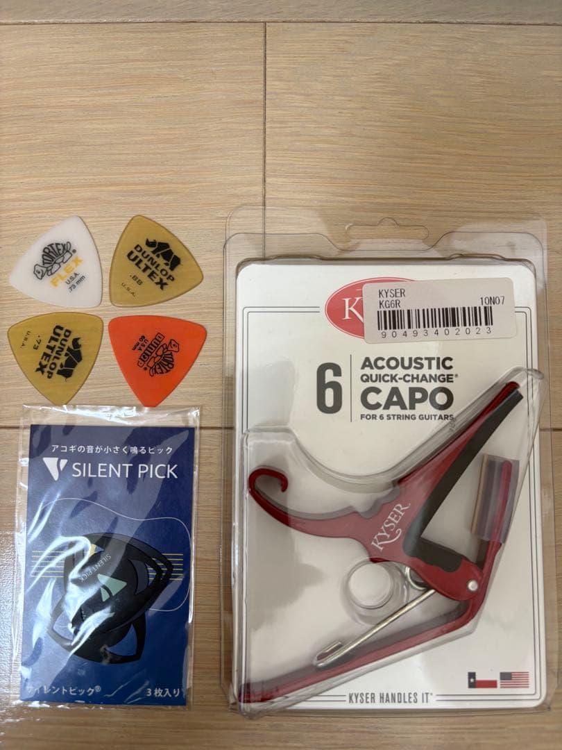 【美品】Baby Taylor ミニアコースティックギター カポ・ピック付き