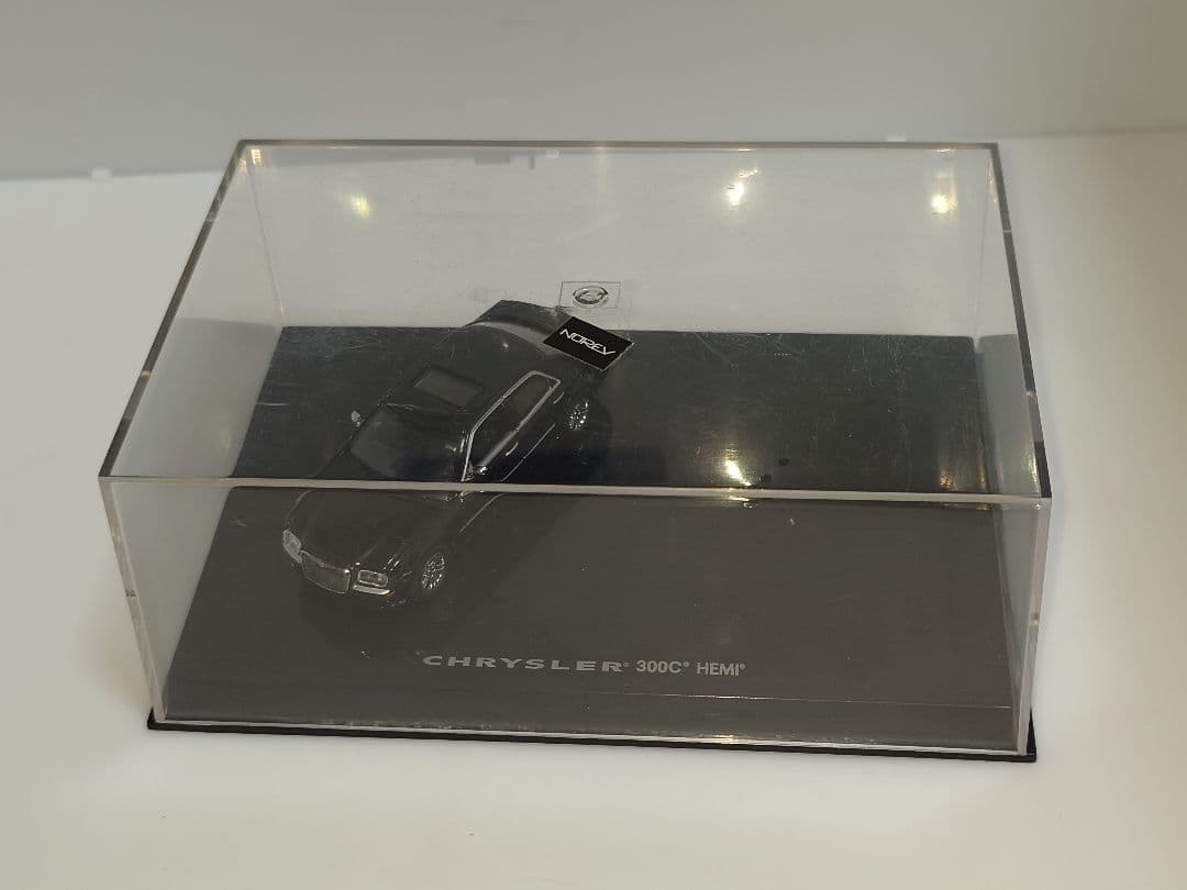 ノレブ クライスラー 300C 1/64 ミニカー ブラック