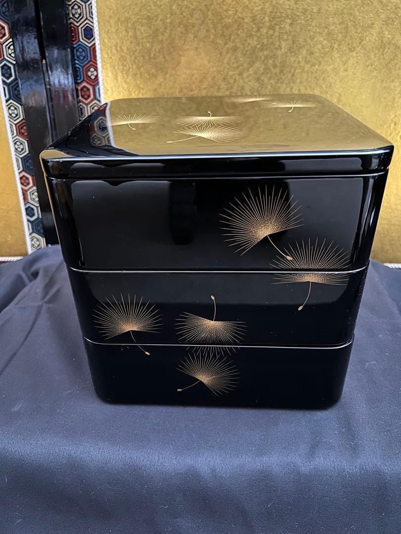 輪島塗　五島屋　布着本堅地　五島屋謹製　金蒔絵　綿毛　三重箱 共箱